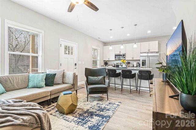 22 Daniel Road, Asheville, NC 28806