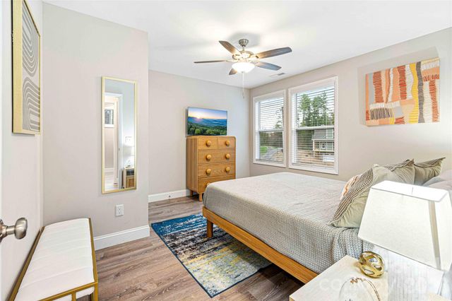 22 Daniel Road, Asheville, NC 28806