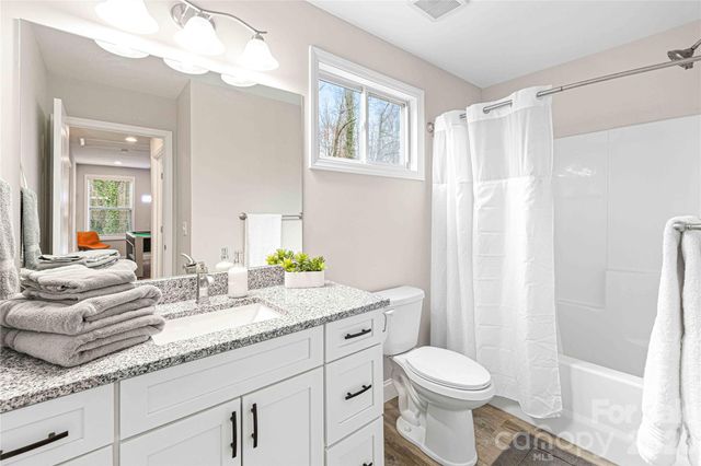 22 Daniel Road, Asheville, NC 28806