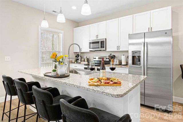 22 Daniel Road, Asheville, NC 28806