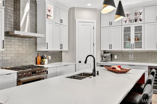 4323 Westminster Place 2E, St Louis, MO 63108