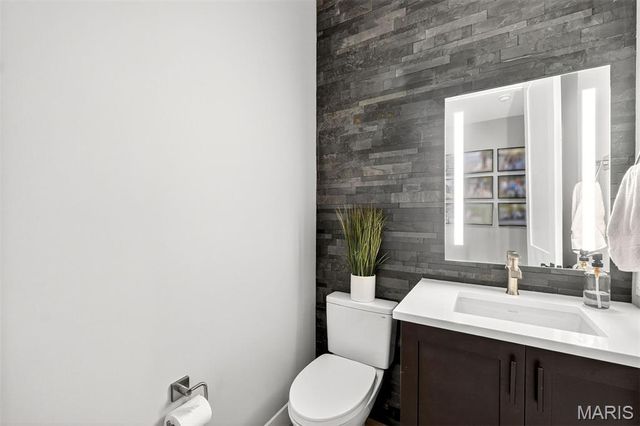 4323 Westminster Place 2E, St Louis, MO 63108