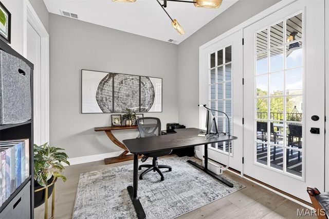 4323 Westminster Place 2E, St Louis, MO 63108