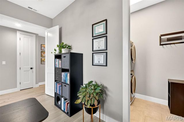 4323 Westminster Place 2E, St Louis, MO 63108