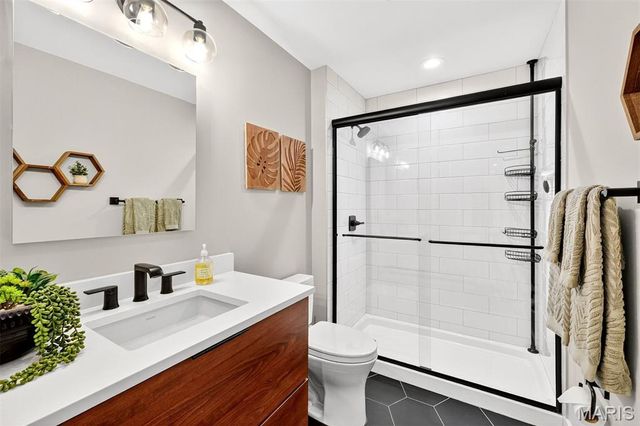 4323 Westminster Place 2E, St Louis, MO 63108