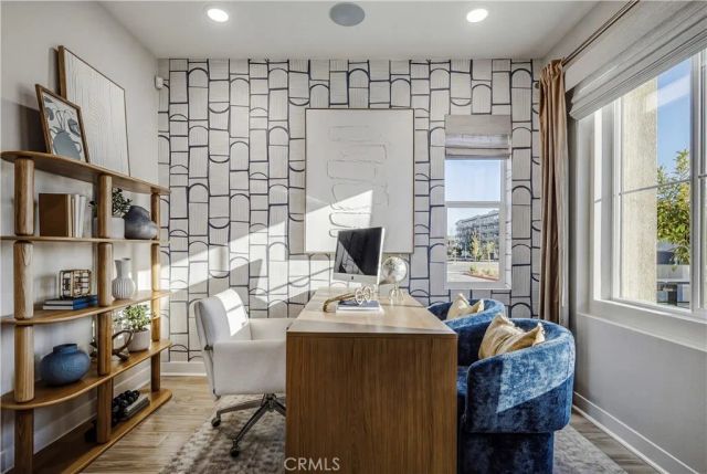 12719 Azure Way 24, Hawthorne, CA 90250