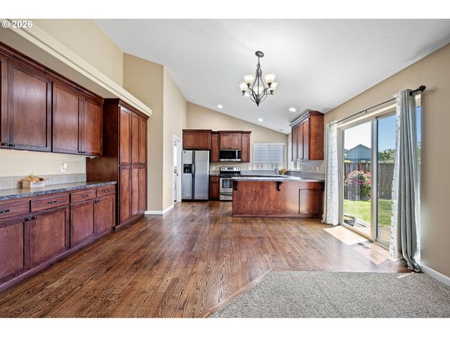 4964 PERIWINKLE Dr, Salem, OR 97317