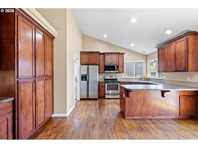 4964 PERIWINKLE Dr, Salem, OR 97317