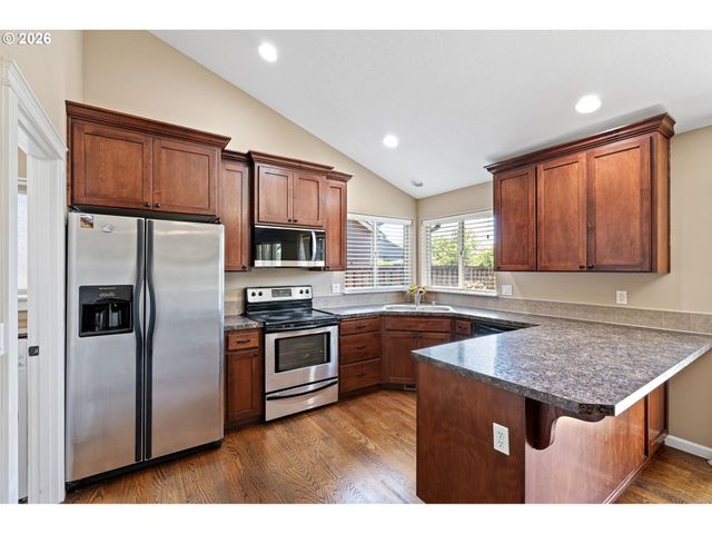 4964 PERIWINKLE Dr, Salem, OR 97317
