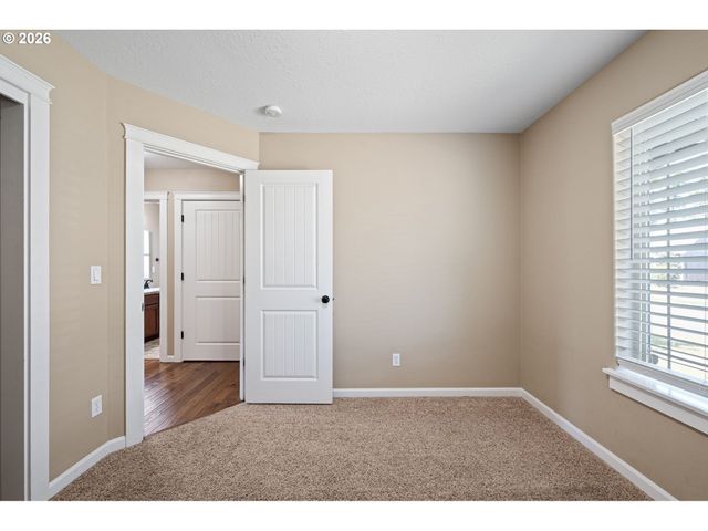 4964 PERIWINKLE Dr, Salem, OR 97317