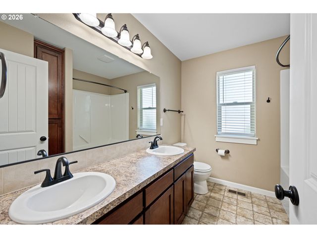 4964 PERIWINKLE Dr, Salem, OR 97317