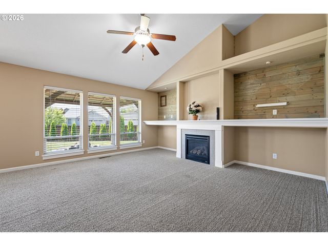 4964 PERIWINKLE Dr, Salem, OR 97317