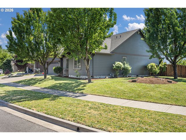 4964 PERIWINKLE Dr, Salem, OR 97317