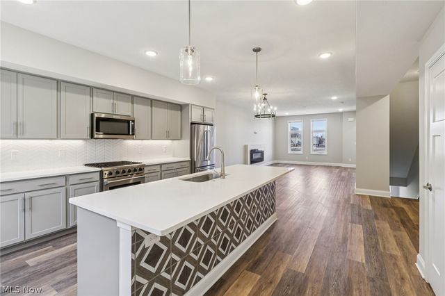 1446 E 14th Street, Cleveland, OH 44114