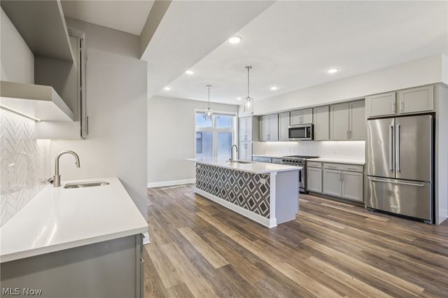 1446 E 14th Street, Cleveland, OH 44114