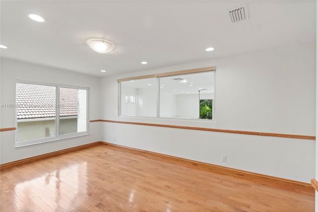 15601 SW 14th St, Pembroke Pines, FL 33027