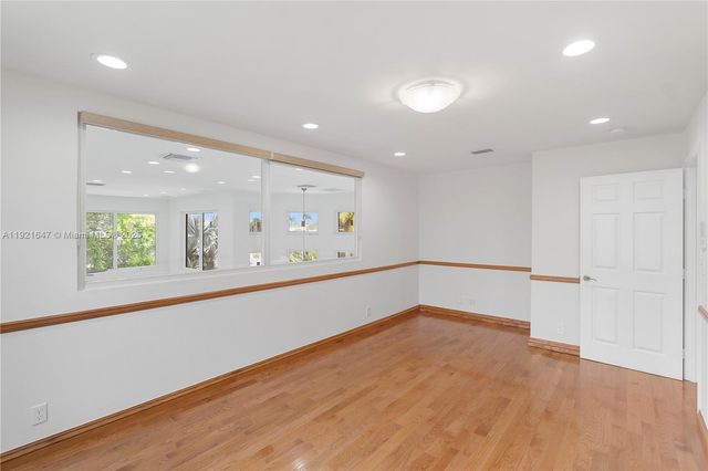 15601 SW 14th St, Pembroke Pines, FL 33027