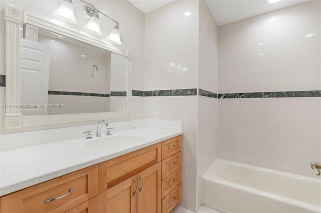 15601 SW 14th St, Pembroke Pines, FL 33027