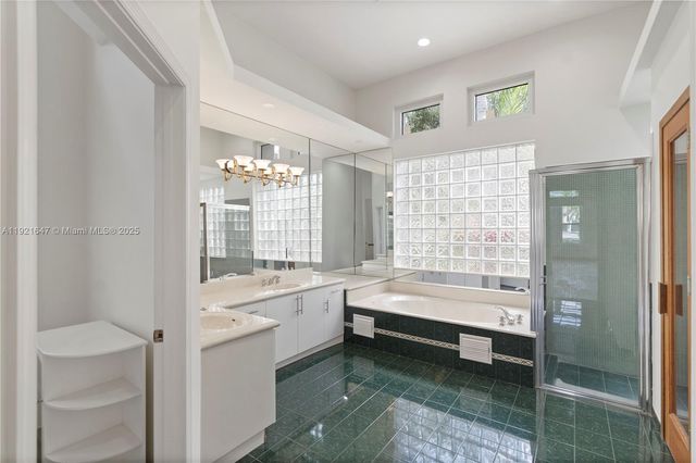 15601 SW 14th St, Pembroke Pines, FL 33027