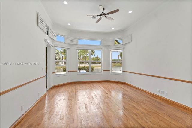 15601 SW 14th St, Pembroke Pines, FL 33027