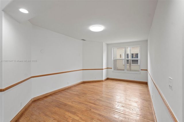 15601 SW 14th St, Pembroke Pines, FL 33027