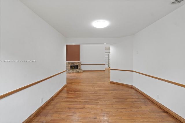 15601 SW 14th St, Pembroke Pines, FL 33027