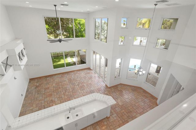 15601 SW 14th St, Pembroke Pines, FL 33027