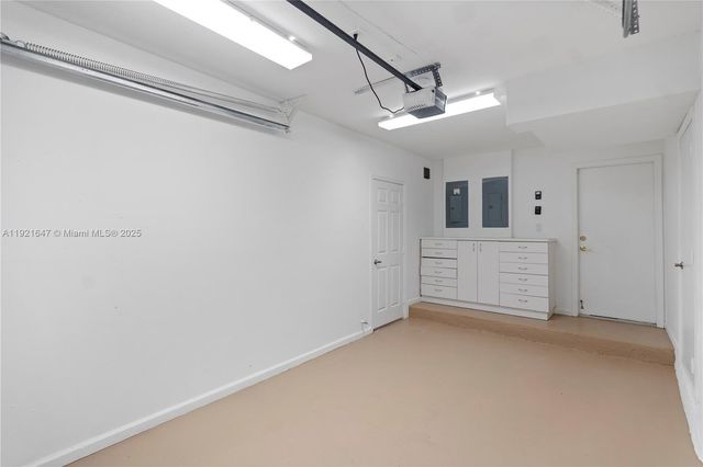 15601 SW 14th St, Pembroke Pines, FL 33027