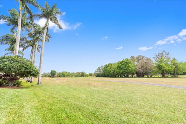 15601 SW 14th St, Pembroke Pines, FL 33027