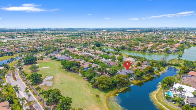 15601 SW 14th St, Pembroke Pines, FL 33027