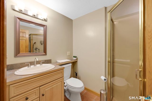 10 Hampshire Lane, Simsbury, CT 06070