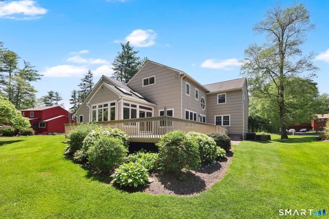 10 Hampshire Lane, Simsbury, CT 06070