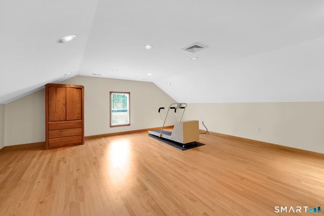 10 Hampshire Lane, Simsbury, CT 06070