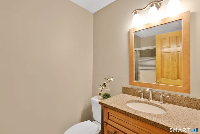 10 Hampshire Lane, Simsbury, CT 06070