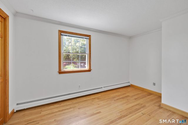 10 Hampshire Lane, Simsbury, CT 06070