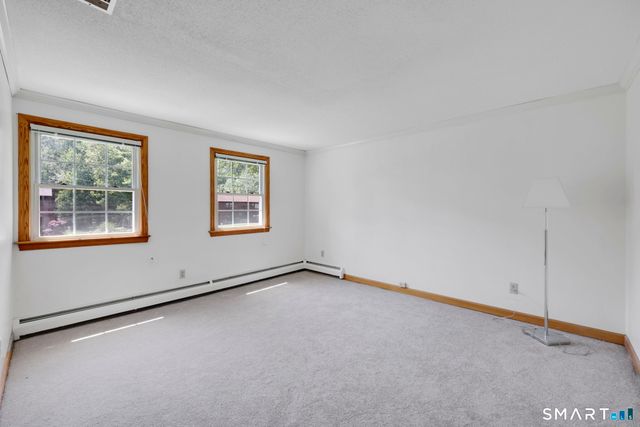 10 Hampshire Lane, Simsbury, CT 06070