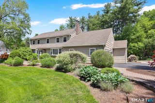10 Hampshire Lane, Simsbury, CT 06070