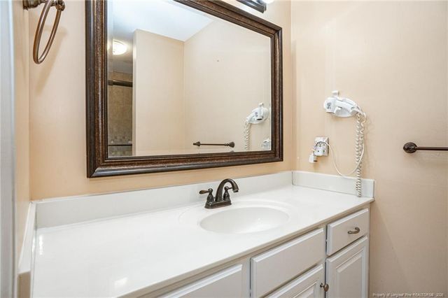 2119 Hollyridge Place, Fayetteville, NC 28304