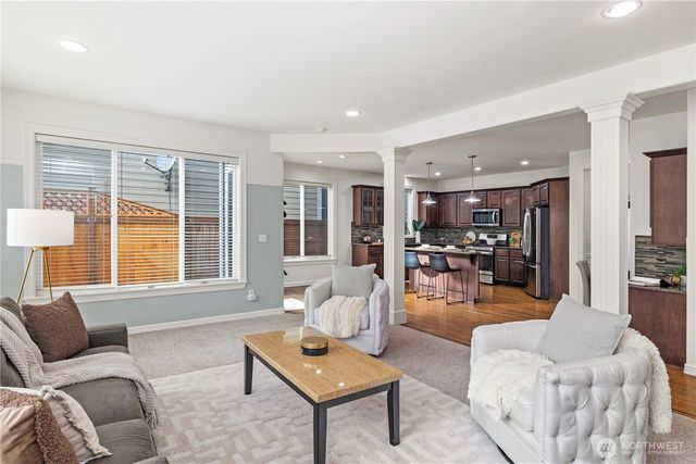 21211 SE 260th Street, Maple Valley, WA 98038