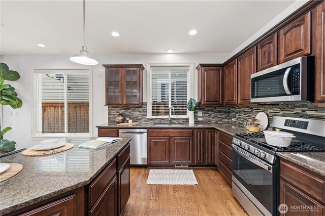 21211 SE 260th Street, Maple Valley, WA 98038