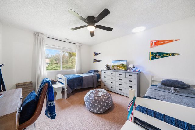 8940 Olney Park Drive, Redding, CA 96001