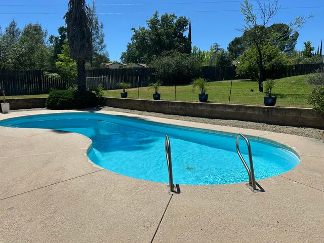 8940 Olney Park Drive, Redding, CA 96001