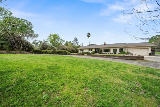 8940 Olney Park Drive, Redding, CA 96001