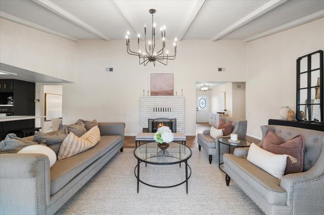 8940 Olney Park Drive, Redding, CA 96001