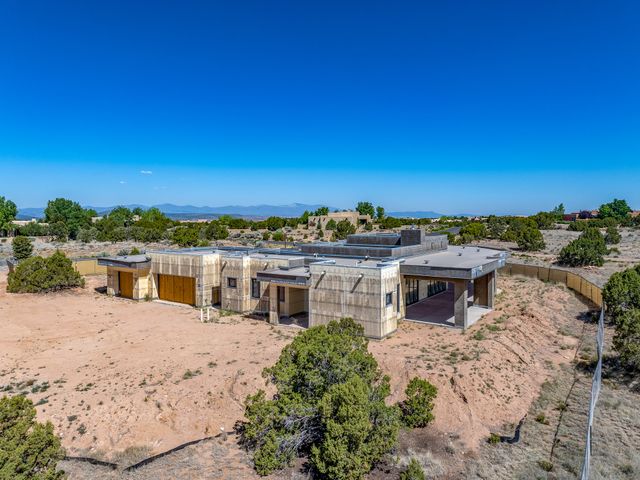 26 Sierra Rosa Loop, Santa Fe, NM 87506