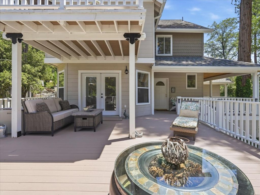 Image 11 of property listing at 40472 Road 274, Bass Lake, CA 93604