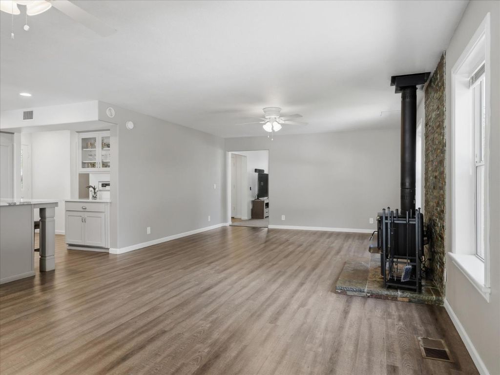 Image 16 of property listing at 40472 Road 274, Bass Lake, CA 93604