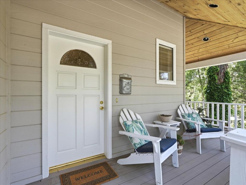 Image 3 of property listing at 40472 Road 274, Bass Lake, CA 93604