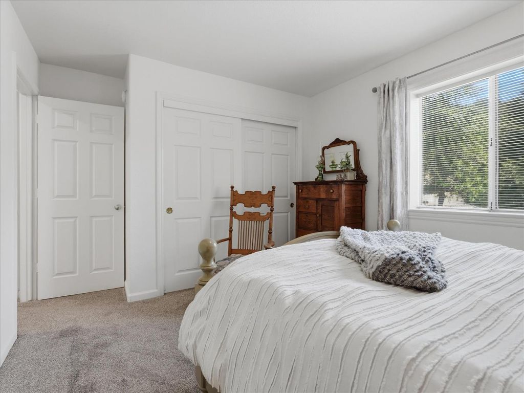 Image 41 of property listing at 40472 Road 274, Bass Lake, CA 93604