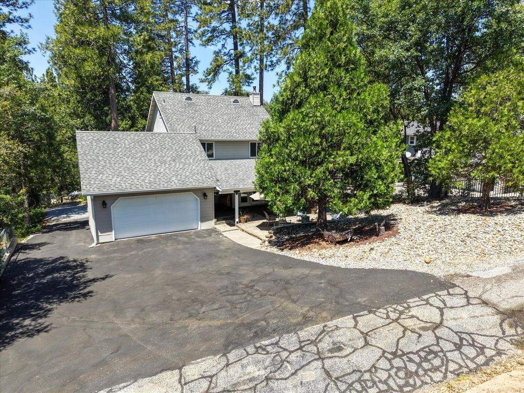 Image 51 of property listing at 40472 Road 274, Bass Lake, CA 93604